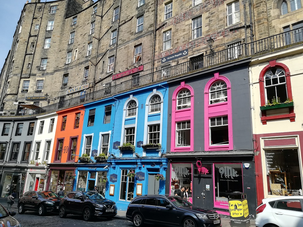 La ruelle colorée de Victoria Street à Edimbourg
